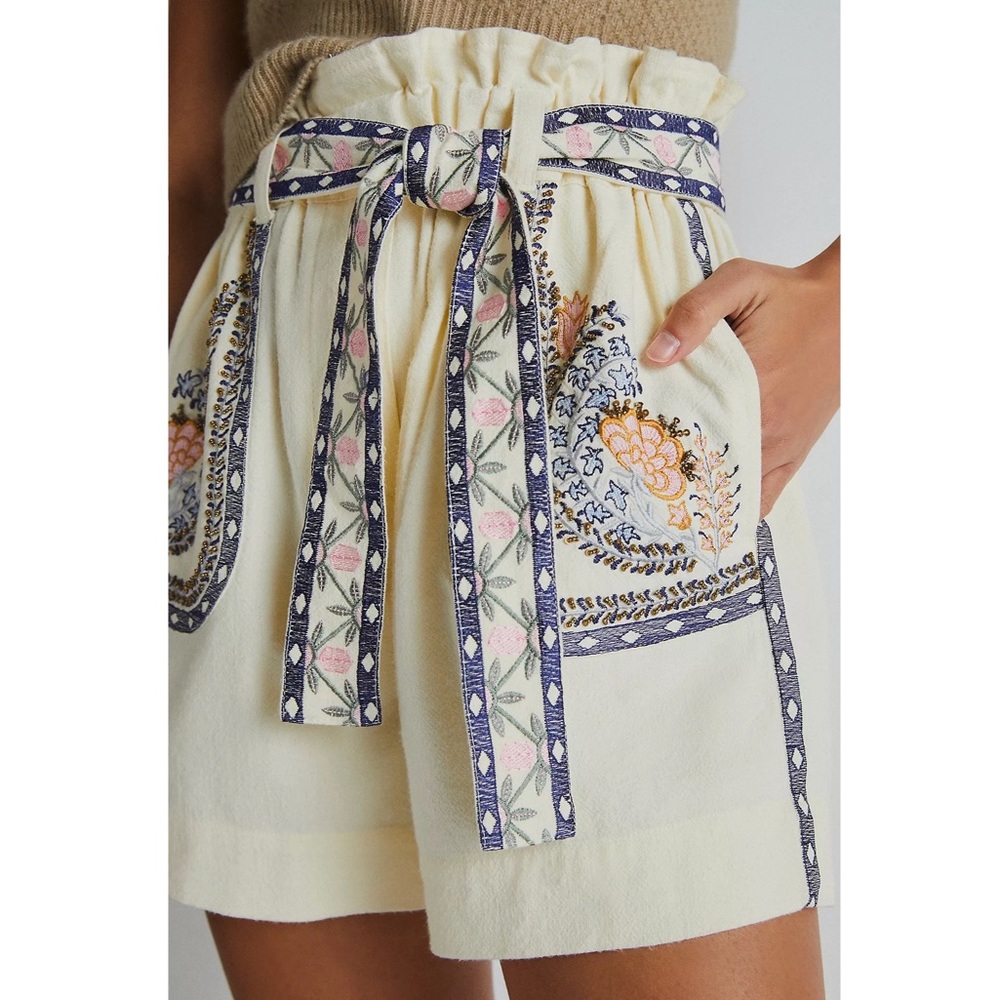 NWT! Anthropologie Annaleigh Embroidered Shorts in Ivory Small
